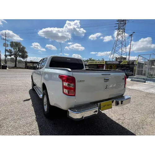 Mitsubishi L200 2019 Blanco Valencia
