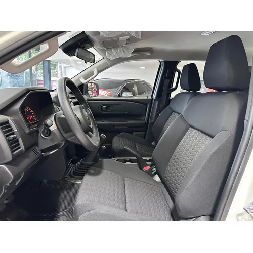 Mitsubishi L200 2025 Blanco Caracas
