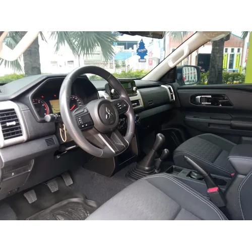 Mitsubishi L200 2024 Blanco Maracay