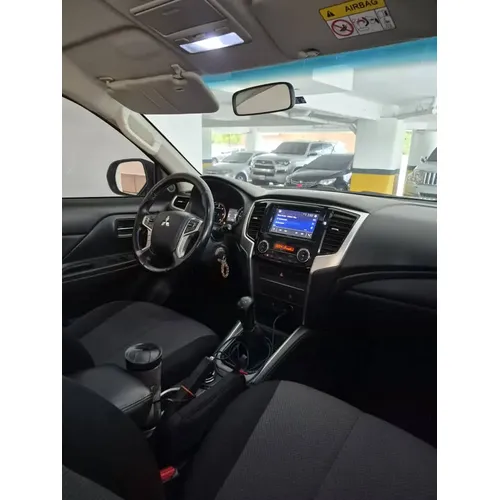 Mitsubishi L200 2020 Plateado Valencia