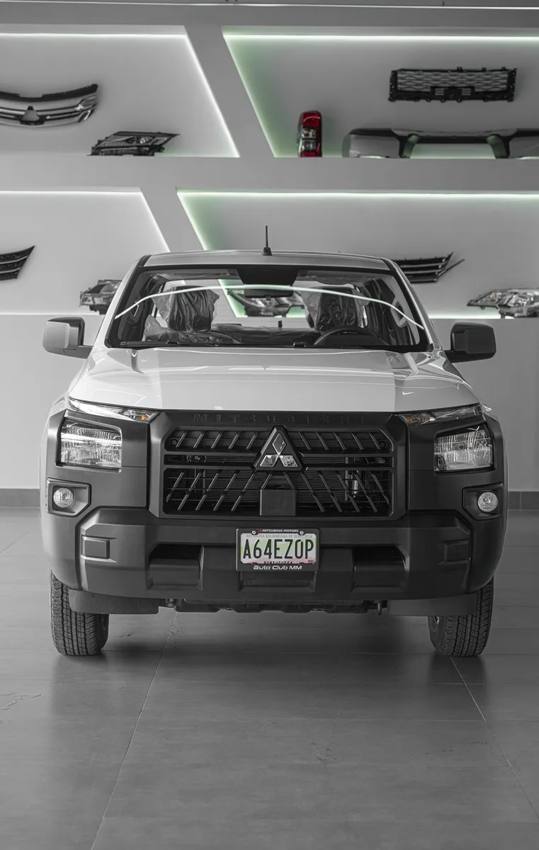 Mitsubishi L200 GI 2025 Blanco Valencia