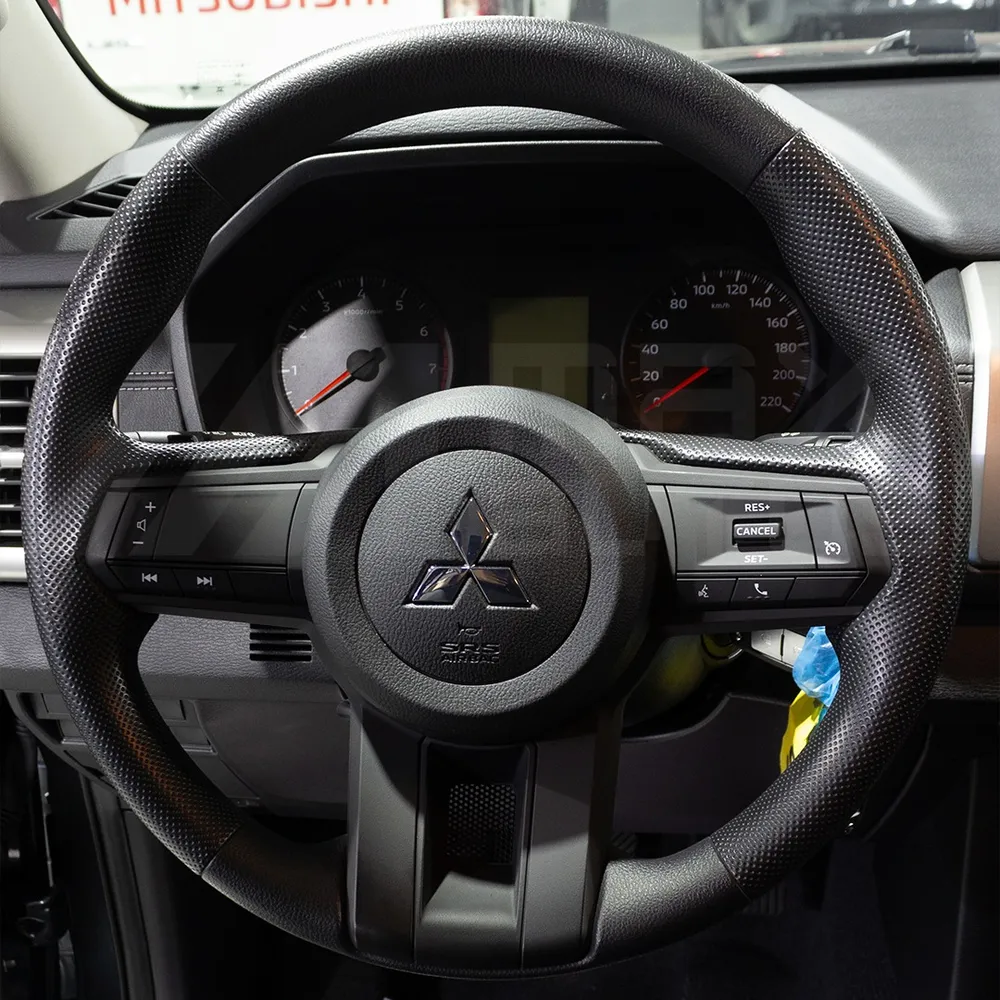 Mitsubishi L200 GLS 2026 Gris Caracas