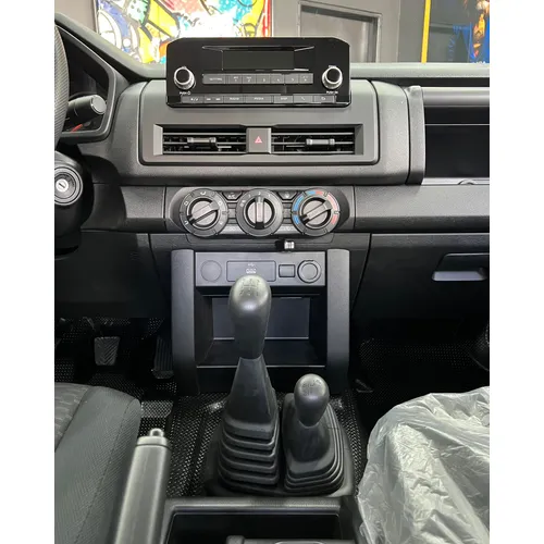 Mitsubishi L200 GLX 2025 Gris Caracas