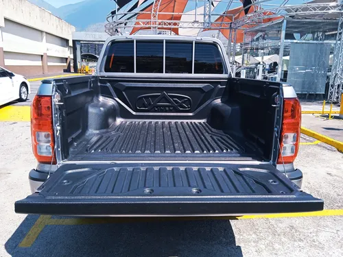 Mitsubishi L200 2025 Plateado Caracas