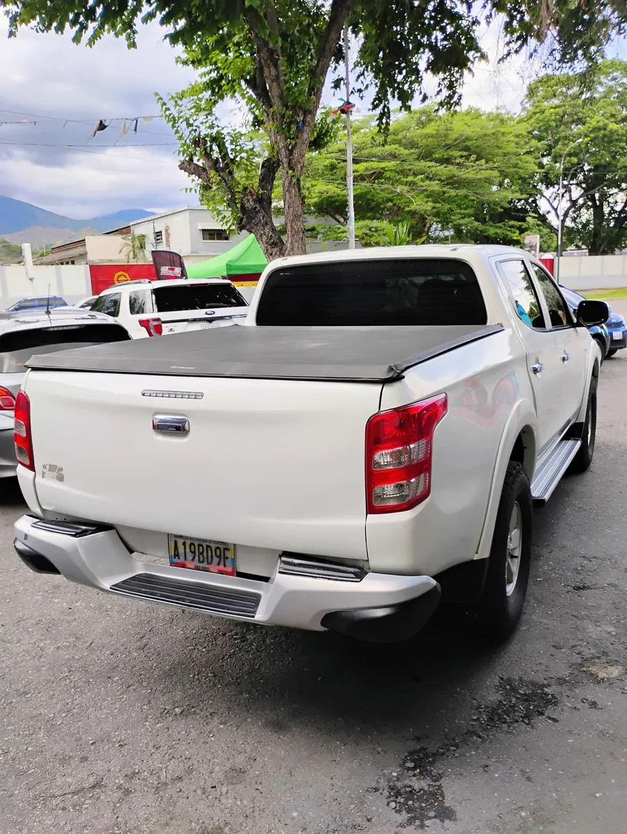 Mitsubishi L200 2016 Blanco Maracay