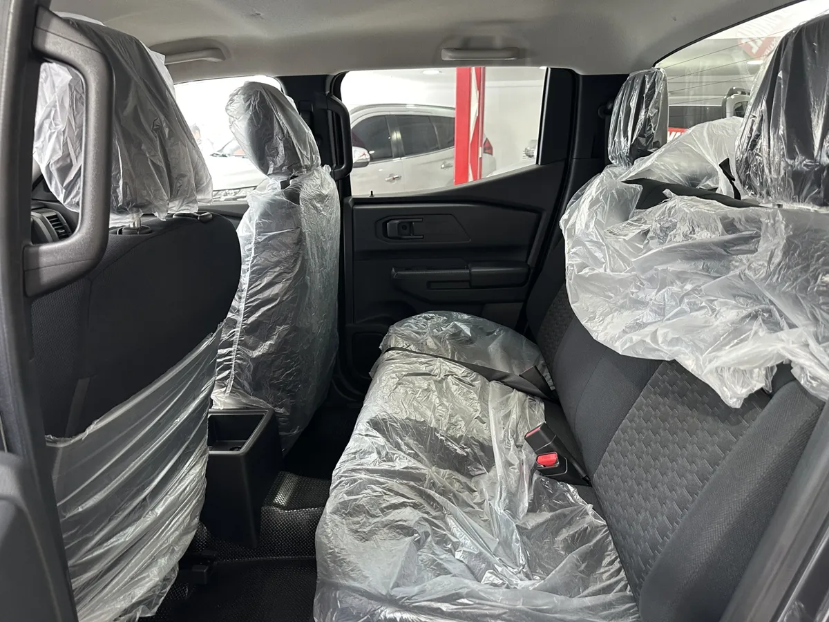 Mitsubishi L200 pick up 2025 negro7