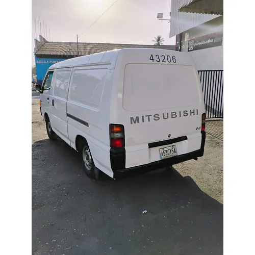 Mitsubishi L300 2015 Blanco Girardot