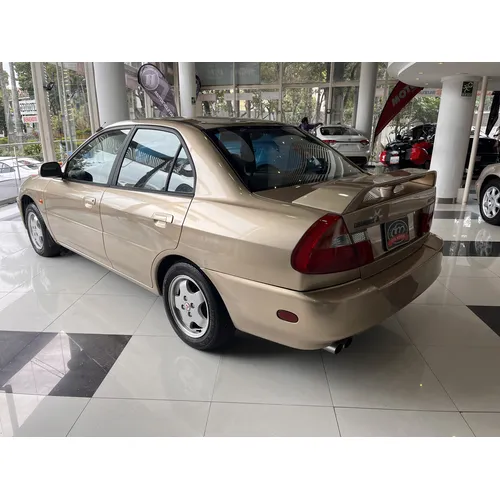 Mitsubishi Lancer 2001 Dorado Caracas