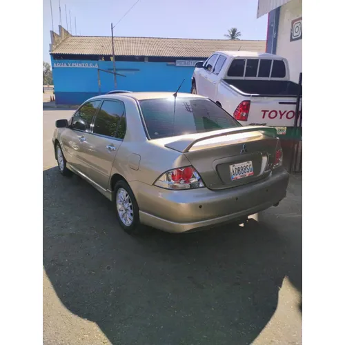 Mitsubishi Lancer 2012 Beige Maracay