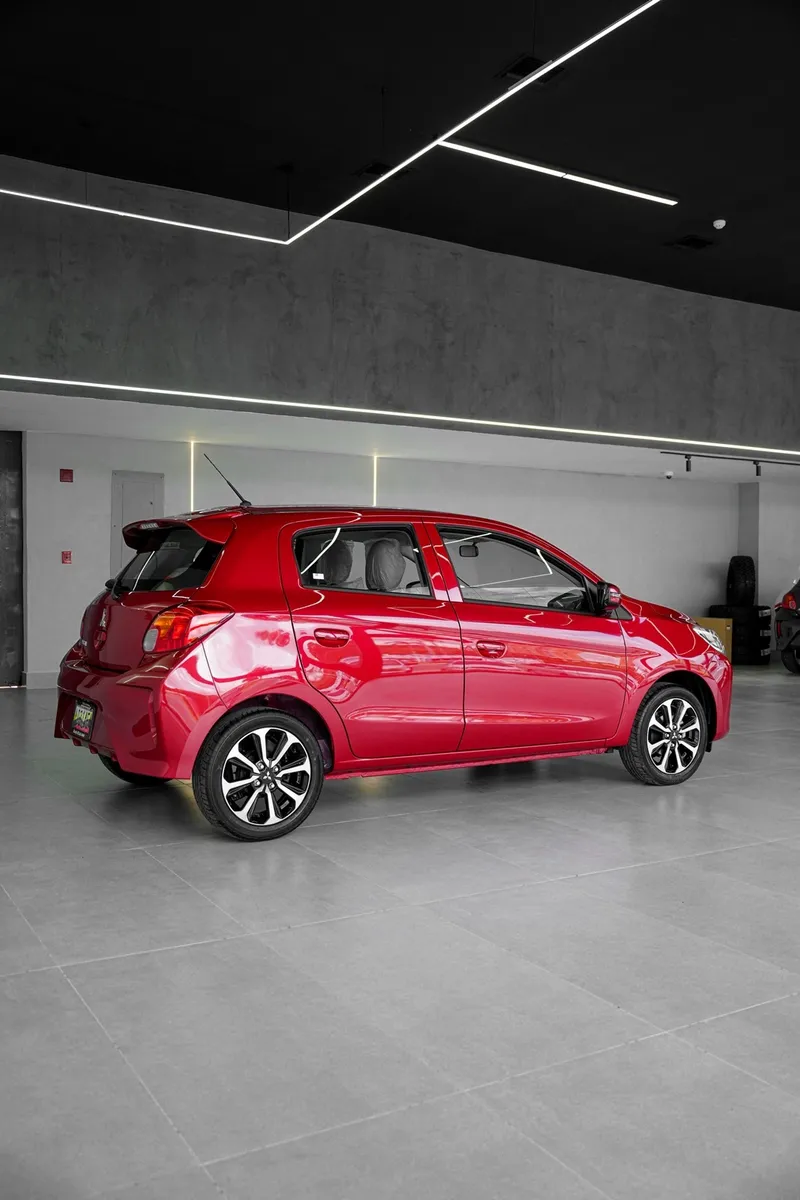 Mitsubishi Mirage GLS 2025 Rojo Valencia
