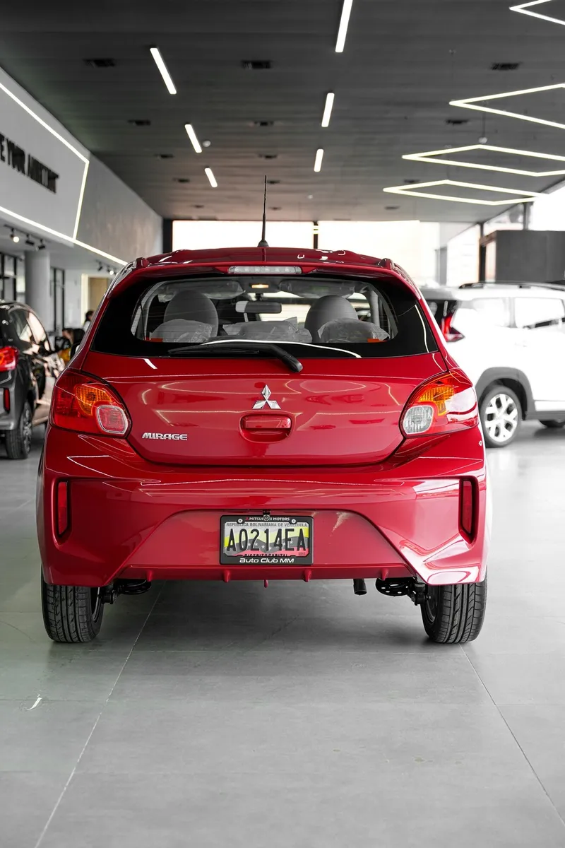 Mitsubishi Mirage GLS 2025 Rojo Valencia