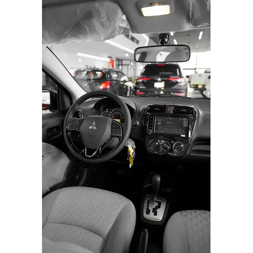 Mitsubishi Mirage 2026 Rojo Valencia