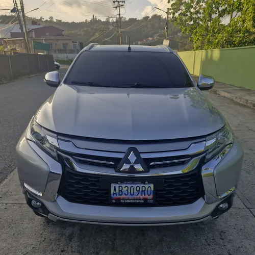 Mitsubishi Montero Sport 2022 Plateado Caracas