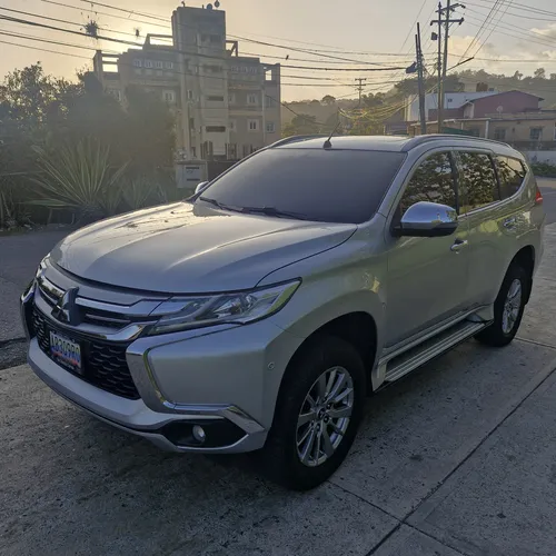 Mitsubishi Montero Sport 2022 Plateado Caracas