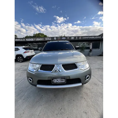 Mitsubishi Montero 2015 Gris Valencia