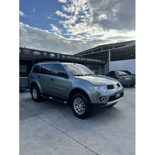 Mitsubishi Montero 2015 Gris Valencia