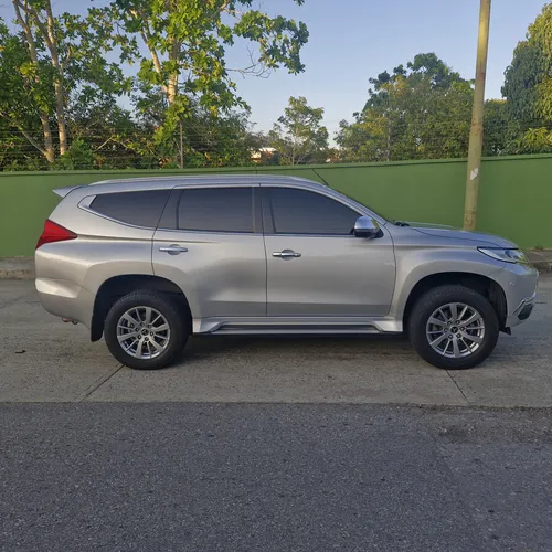 Mitsubishi Montero Sport 2022 Plateado Caracas