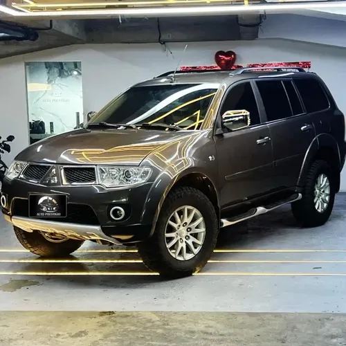 Mitsubishi Montero 2014 Gris Caracas