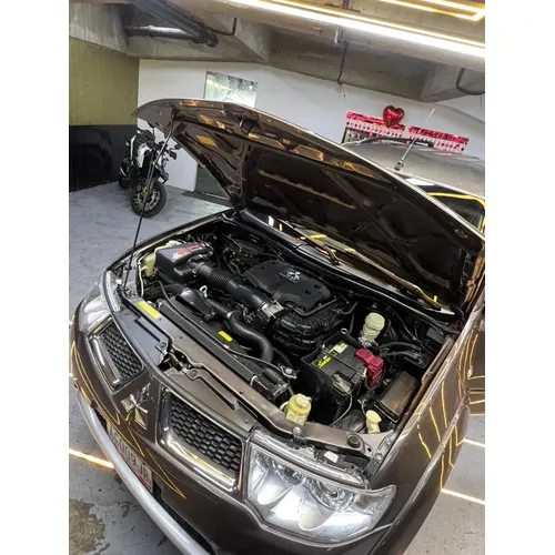 Mitsubishi Montero 2014 Gris Caracas