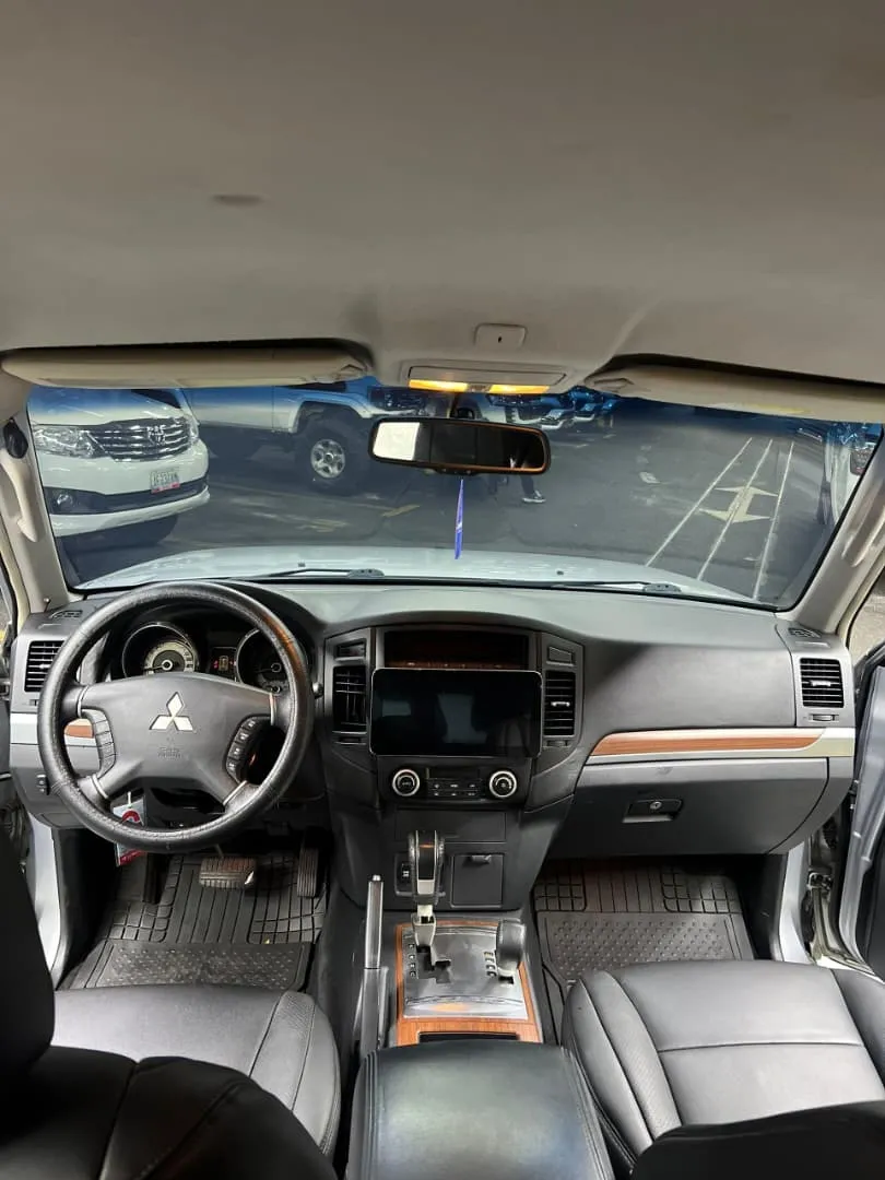 Mitsubishi Montero Limited 2008 plata11