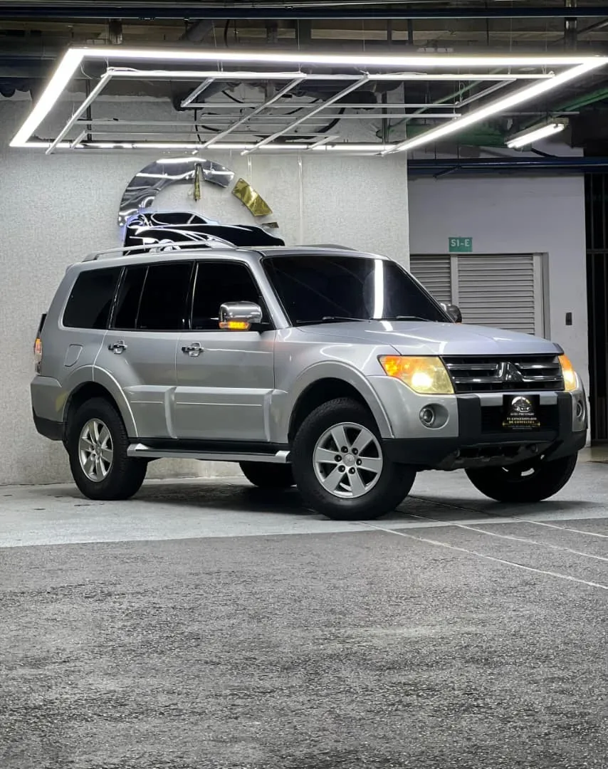 Mitsubishi Montero Limited 2008 Plateado Caracas