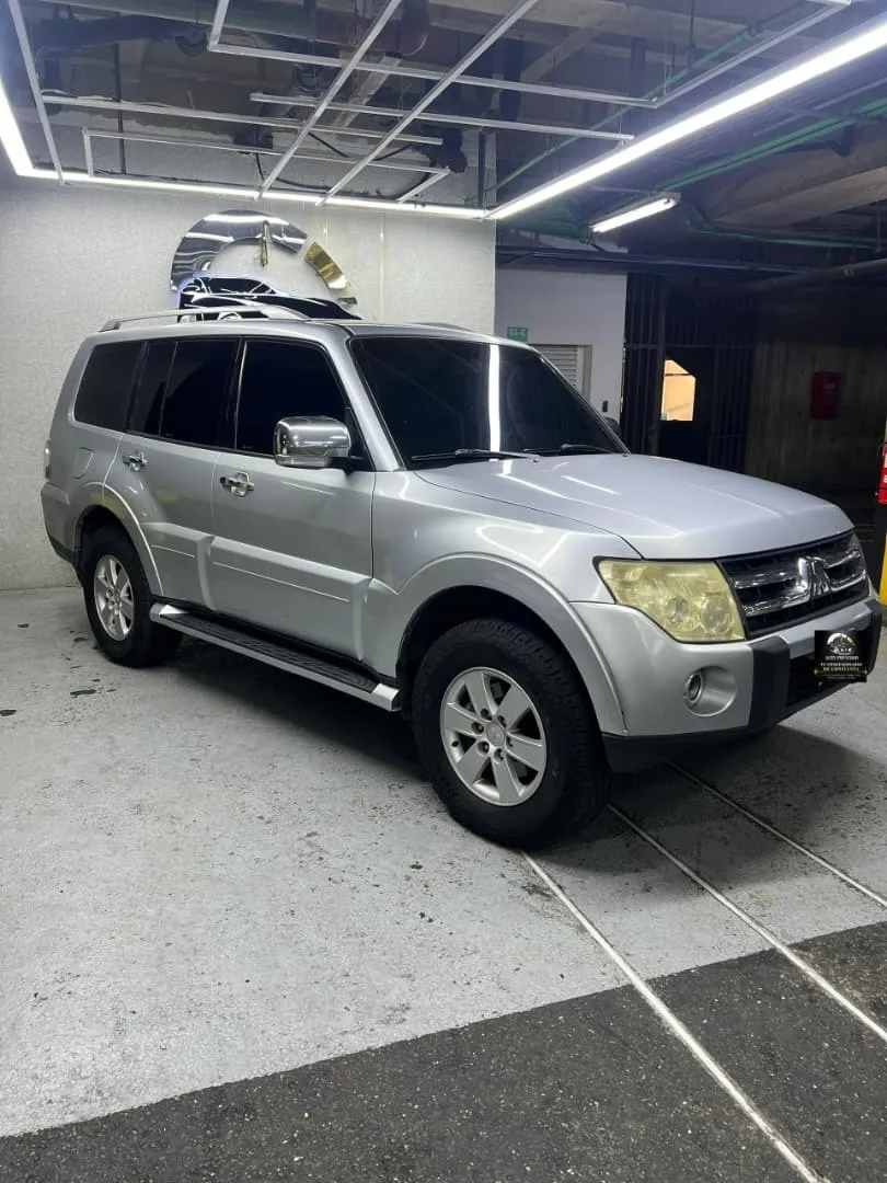Mitsubishi Montero Limited 2008 Plateado Caracas
