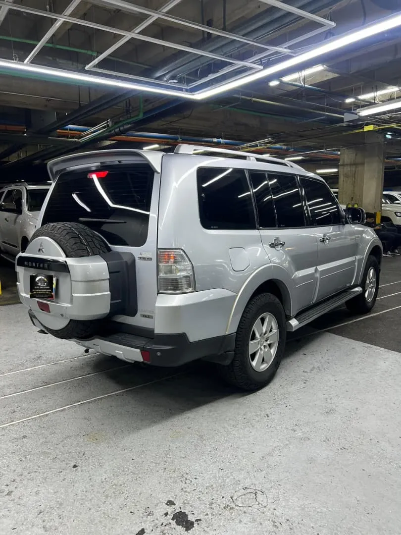 Mitsubishi Montero Limited 2008 Plateado Caracas