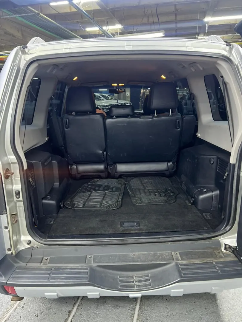 Mitsubishi Montero Limited 2008 plata8