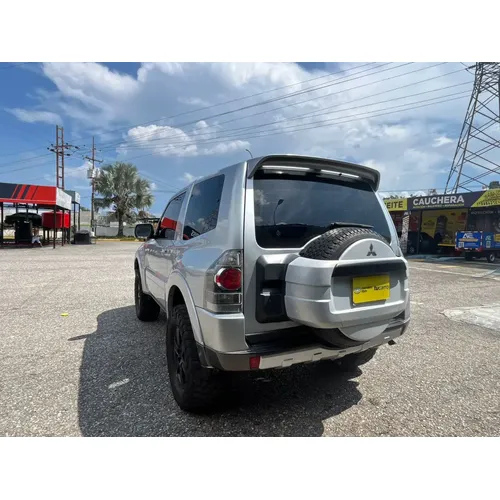 Mitsubishi Montero 2008 Plateado Valencia