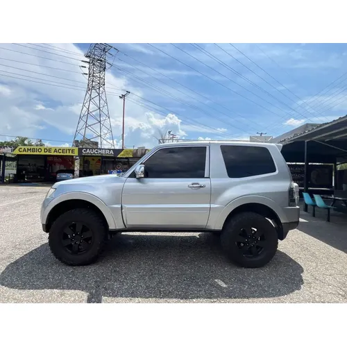 Mitsubishi Montero 2008 Plateado Valencia