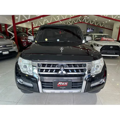 Jeep Montero pajero 2015 Negro Caracas