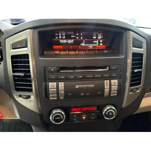 Jeep Montero pajero 2015 Negro Caracas