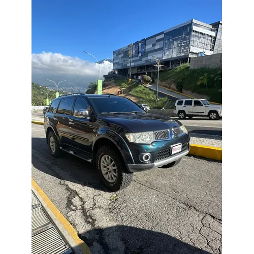 Mitsubishi Montero Sport 2014 Verde Caracas