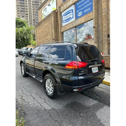 Mitsubishi Montero Sport 2014 Verde Caracas
