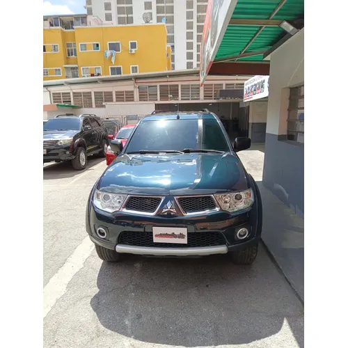 Mitsubishi Montero Sport 2014 Verde Caracas