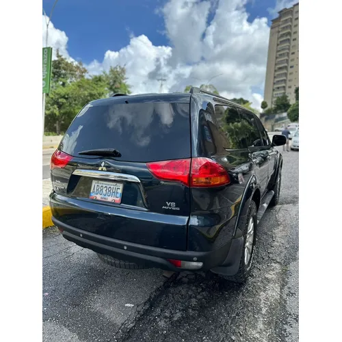 Mitsubishi Montero Sport 2014 Verde Caracas