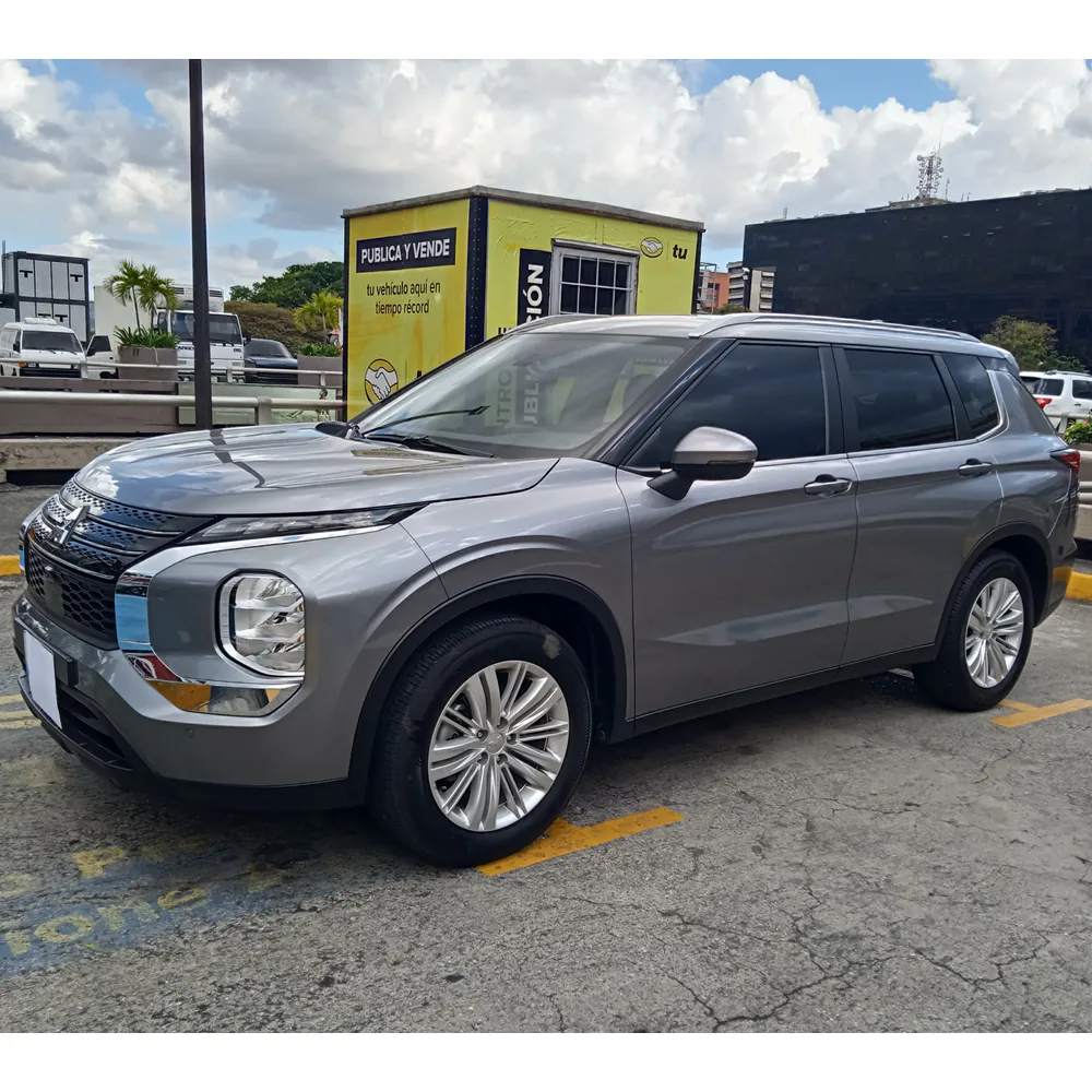 Mitsubishi Montero IO 2019 Plateado Caracas