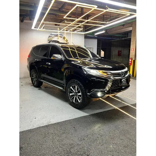 Mitsubishi Montero 2019 Negro Caracas