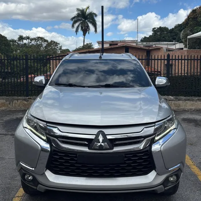 Mitsubishi Montero IO 2019 Plateado Caracas