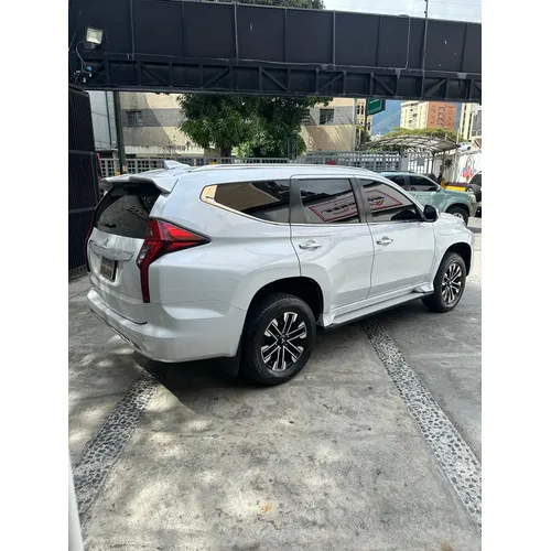 Mitsubishi Montero Sport 2020 Blanco Caracas
