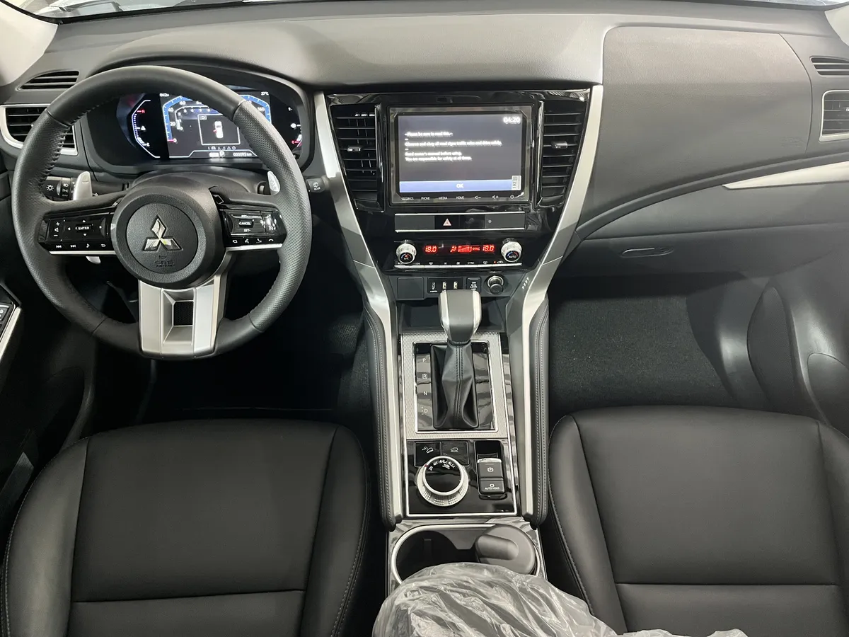 Mitsubishi Montero Sport 2025 Blanco Caracas