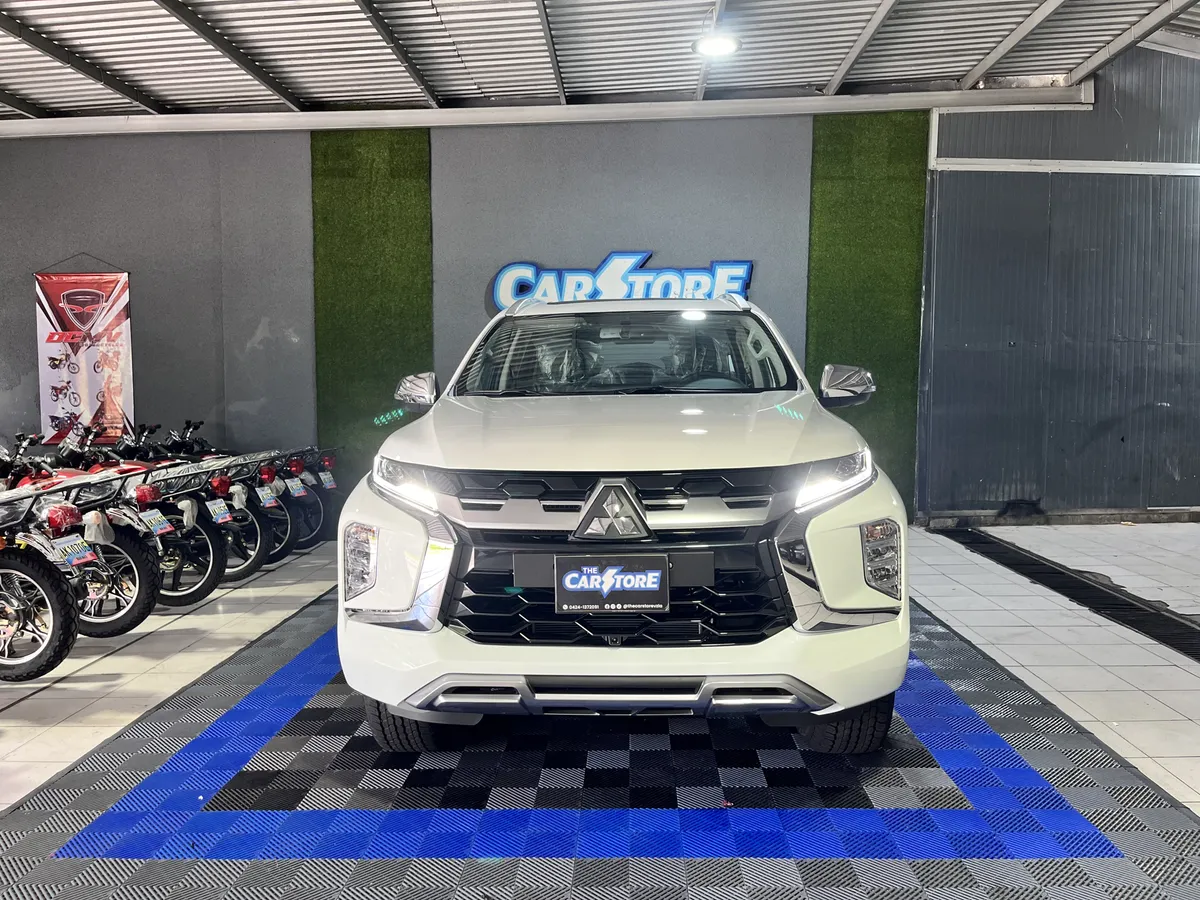 Mitsubishi Montero Sport 2025 Blanco Caracas