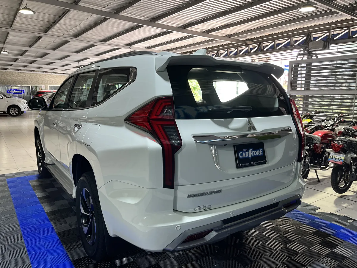 Mitsubishi Montero Sport 2025 Blanco Caracas