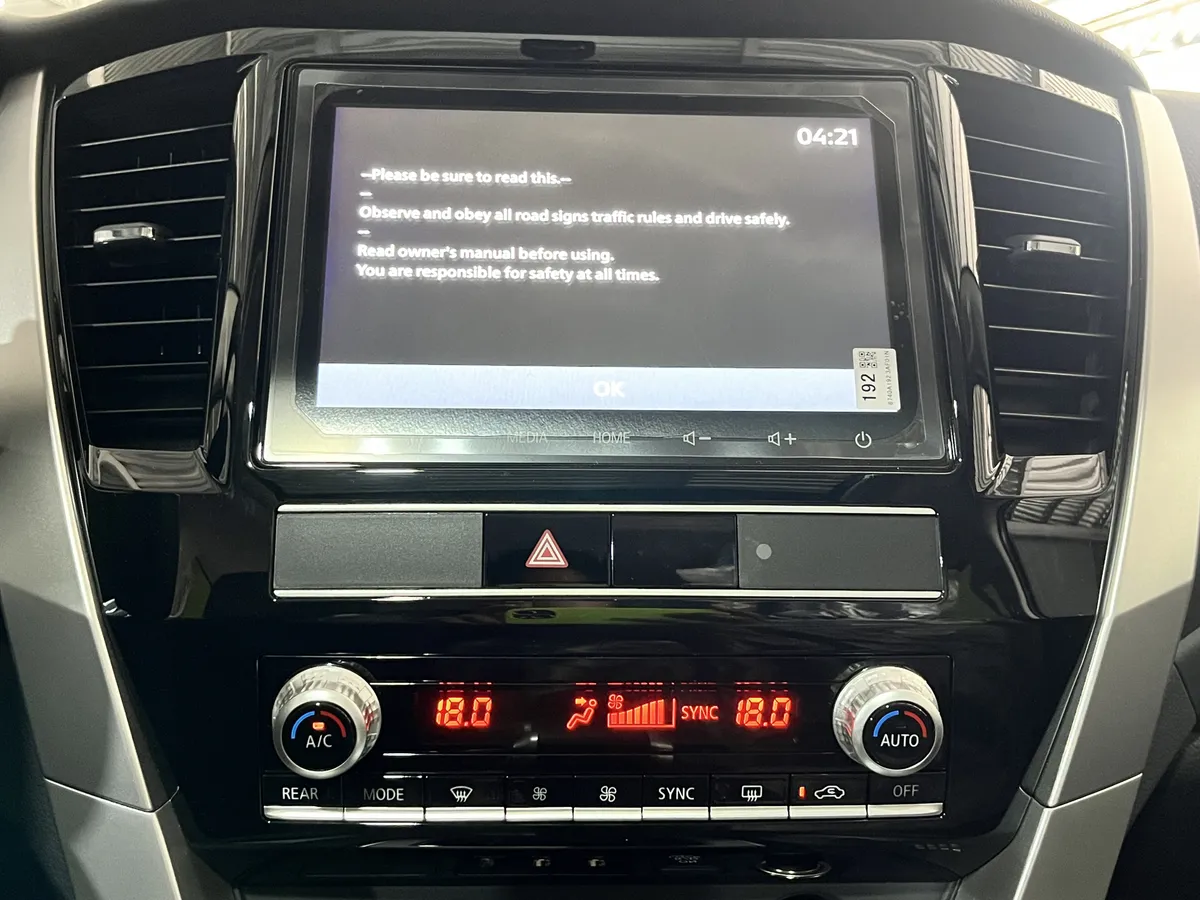 Mitsubishi Montero Sport 2025 blanco7