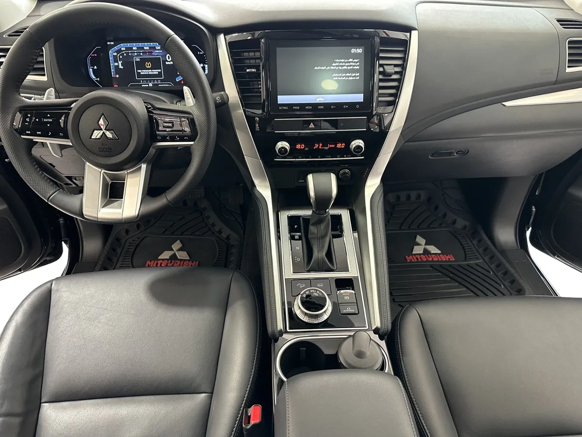 Mitsubishi Montero Sport 2025 negro6