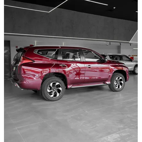 Mitsubishi Montero Sport 2026 Rojo Valencia