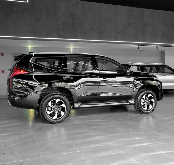 Mitsubishi Montero Sport 4wd Full Option negro3