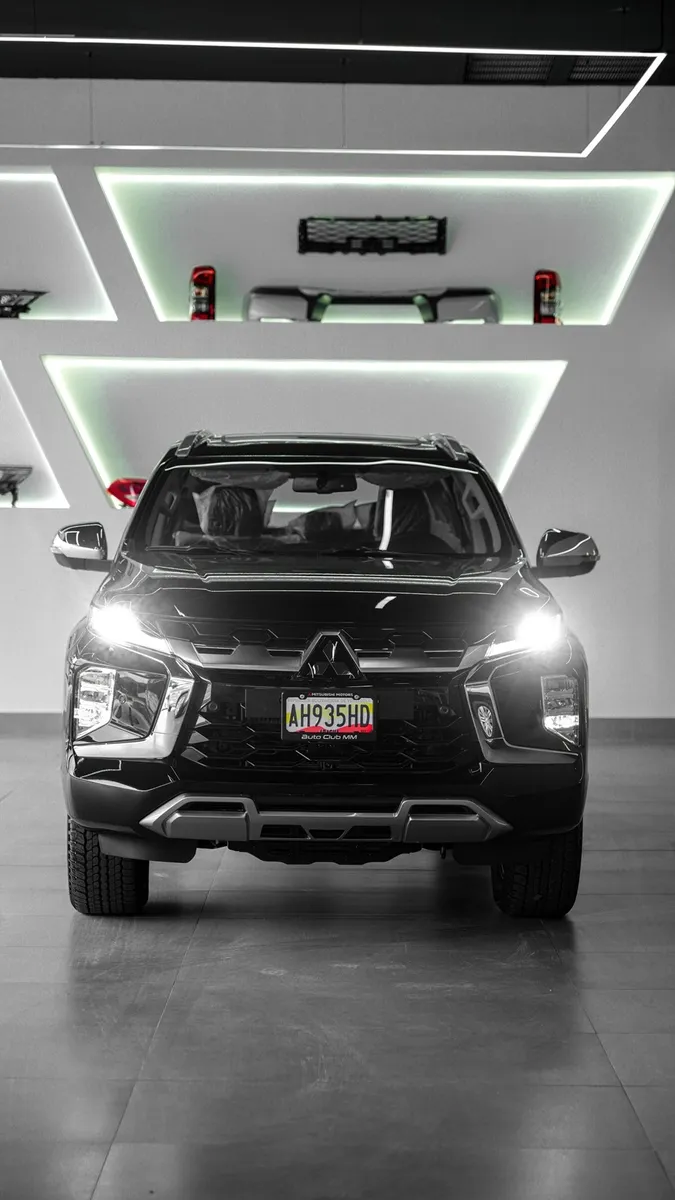 Mitsubishi Montero Sport 2025 Negro Valencia
