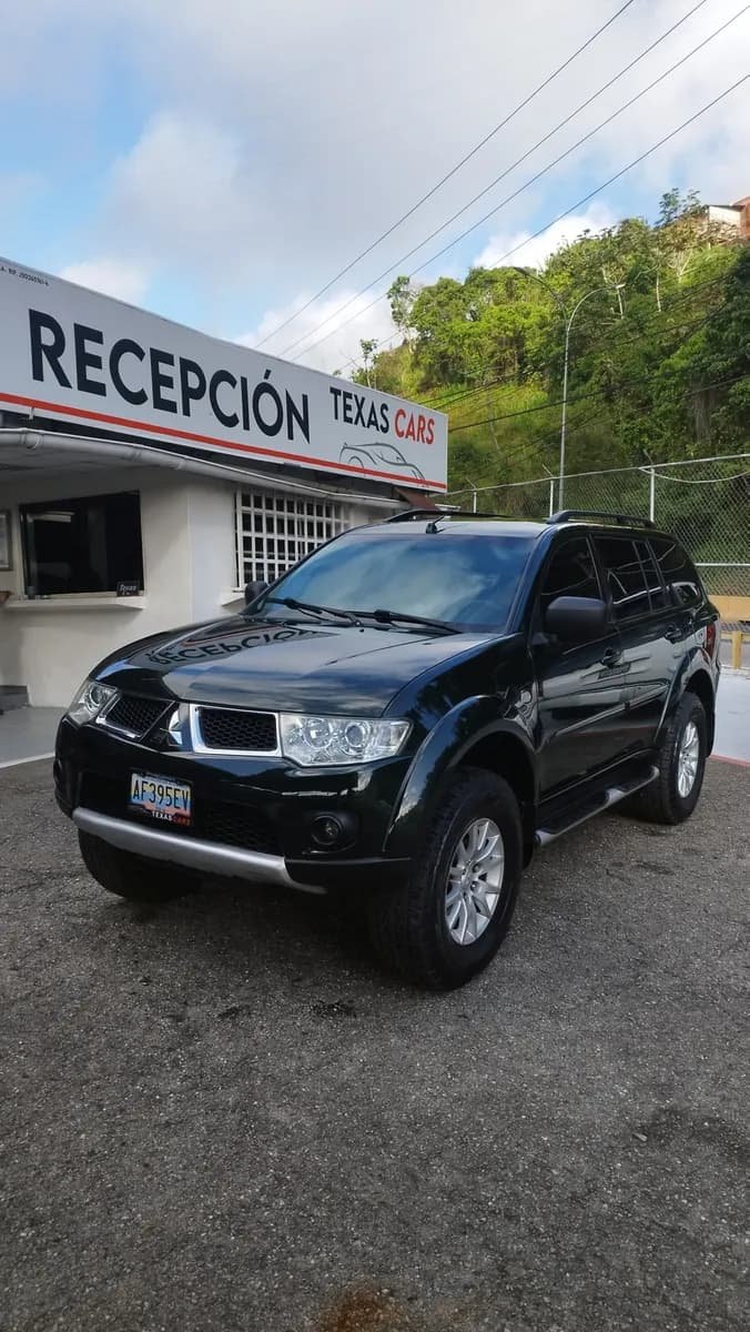 Mitsubishi Montero Sport 4x4 Automática 2015 verde