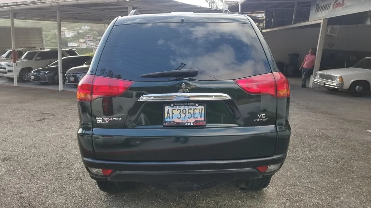 Mitsubishi Montero Sport 4x4 Automática 2015 verde